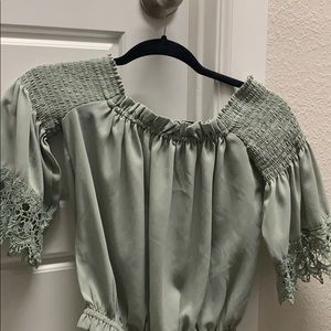 UK2LA green crop top